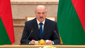 Лукашенко предлагает запустить "минский процесс" для урегулирования отношений между Востоком и Западом