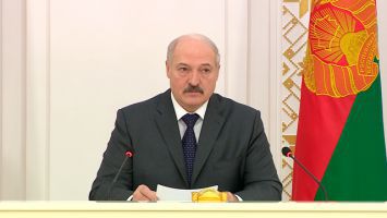 Лукашенко: Администрация Президента должна быть в авангарде обновления работы государственных органов