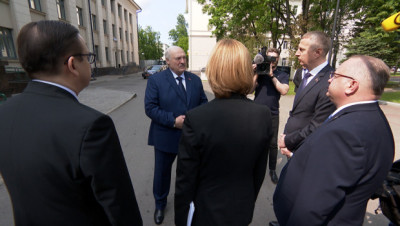 Лукашенко на &quot;Беларусьфильме&quot; ознакомился с перспективами развития в Беларуси &quot;важнейшего из искусств&quot;
