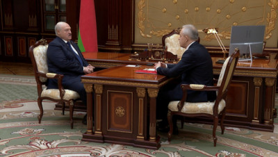 Лукашенко принял с докладом главу Администрации Президента 