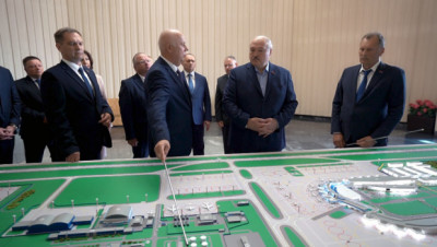 Лукашенко требует развивать Национальный аэропорт Минск с учетом перспективы