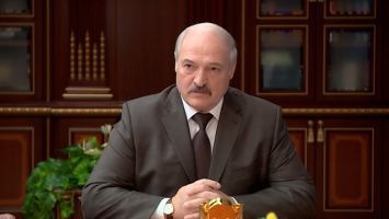 Лукашенко поручил к 7 ноября завершить уборочную и поторопил с подготовкой земли к весенним работам