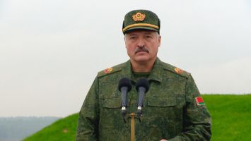 Лукашенко: совместная военная деятельность Беларуси и России служит исключительно защите национальных интересов‬