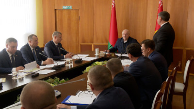 Лукашенко: наши люди должны знать, что картофеля в Беларуси достаточно