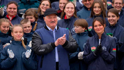 Почему Дворец Независимости построен именно так и каким его изначально видел Лукашенко