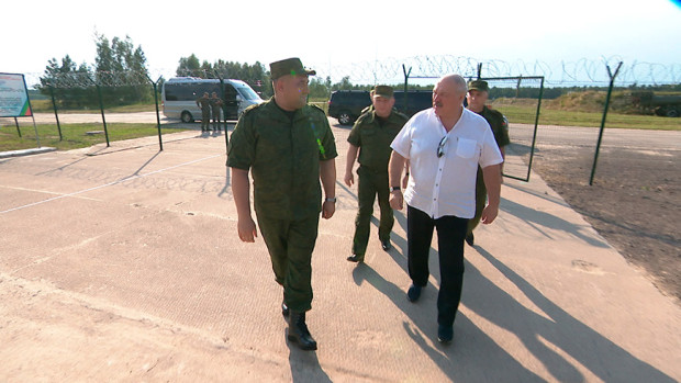 &quot;Надо договариваться&quot;. Лукашенко заявил о планах обсудить с Путиным дальнейшие шаги по Украине