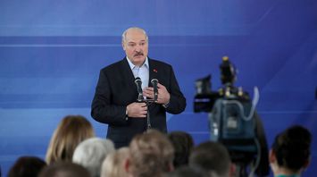 Лукашенко объяснил свое решение об отставке министров спорта и лесного хозяйства