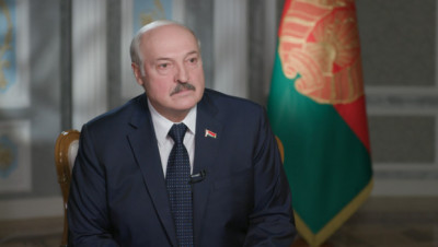 Лукашенко назвал безмозглой политику Запада и недвусмысленно предостерег от агрессии