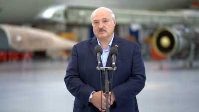 Лукашенко: если мы сможем произвести свой самолет, я буду счастлив