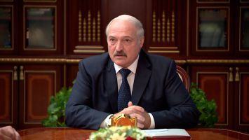 Лукашенко не против "вольнодумства" студентов, но вкупе с патриотическим воспитанием