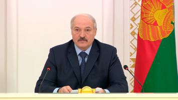 Лукашенко лично утвердит минимальный набор нормативов для субъектов хозяйствования
