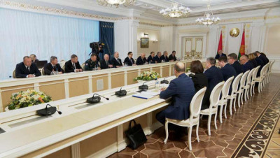 БЖД, магистратура, питание в школах и поддержка молодежи. Главное на совещании Лукашенко с Совмином