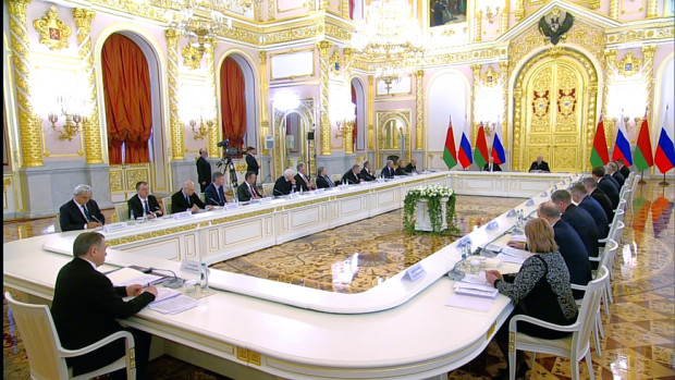 Лукашенко: Беларуси и России жизненно необходимо развивать отношения союзничества