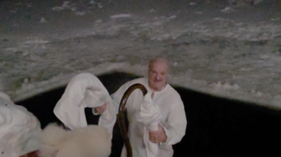 Лукашенко окунулся в прорубь на Крещение