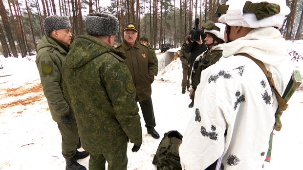 Лукашенко лично проверил боеготовность Вооруженных Сил