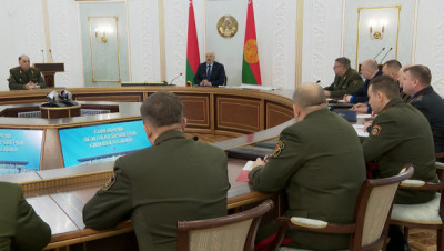 Лукашенко провел совещание об итогах проверки силового блока страны