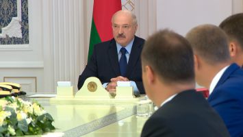 Лукашенко: осуществлять диктатуру в Беларуси просто нереально