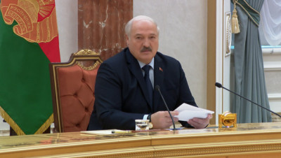 Лукашенко: Запад готовит силовой сценарий смены власти в Беларуси