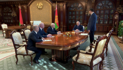 "Легко не будет". На что Лукашенко настраивает новых руководителей местной вертикали