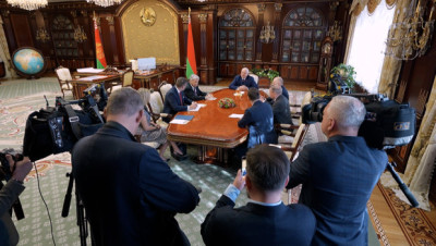 Лукашенко на переговорах с США предложил обсудить войну на Ближнем Востоке и глобальные проблемы