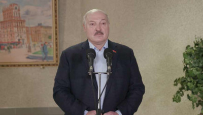 Лукашенко: хотите доллар - пожалуйста, но потеряете больше, чем на белорусском рубле