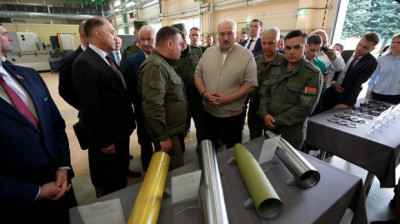 Лукашенко в Орше посетил завод "Легмаш" 
