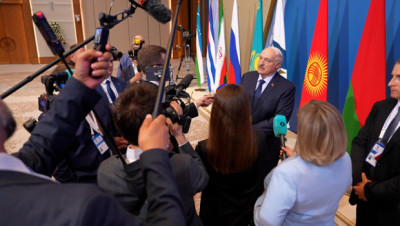 Лукашенко назвал трепом заявления Зеленского с угрозами в адрес Беларуси