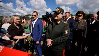 Лукашенко принял участие в церемонии приведения к военной присяге в Борисовском районе