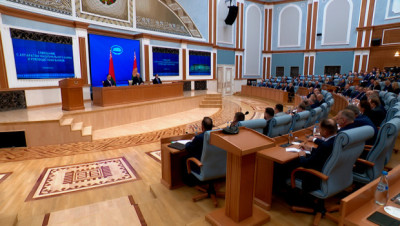 Лукашенко: банковская система должна идти на шаг впереди, но не забегать вперед развития всей страны