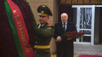 Лукашенко простился с безвременно ушедшим из жизни Владимиром Макеем