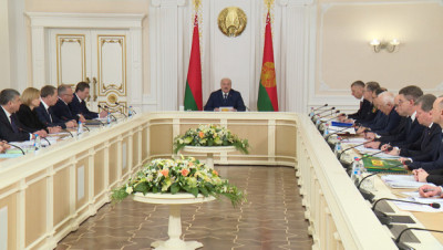 Лукашенко поручил отрегулировать правила предоставления и выкупа арендного жилья 