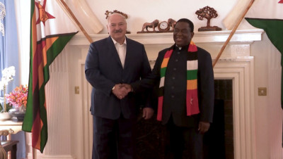 Лукашенко и Мнангагва провели переговоры в формате "один на один"