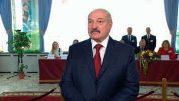 Лукашенко: белорусские миротворцы готовы стать между конфликтующими сторонами в Украине при договоренности между Порошенко и Путиным