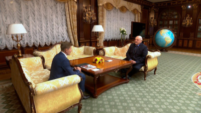 &quot;Географически далекий, но не чужой&quot;. Лукашенко встретился с губернатором Приморского края России