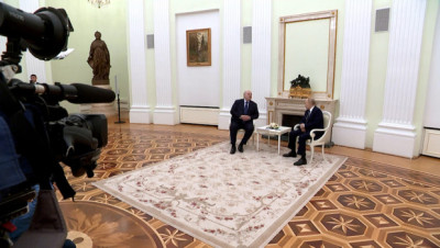 Лукашенко предложил Путину обсудить ряд региональных проблем