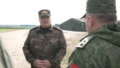 Лукашенко ознакомился с организацией узла сопротивления укрепрайона в Брестской области