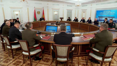 Лукашенко: Беларусь не хочет войны, но готовится, чтобы ее избежать