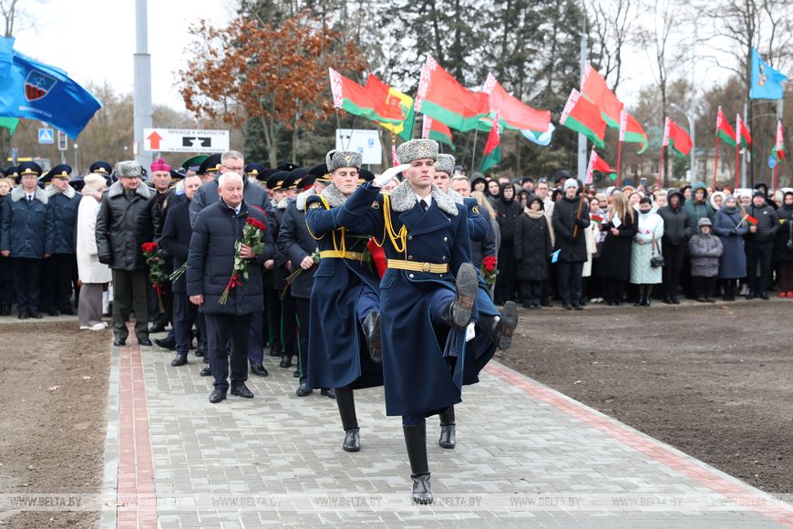 Монумент «Древо жизни» в память о жертвах геноцида белорусского народа установили в Бресте