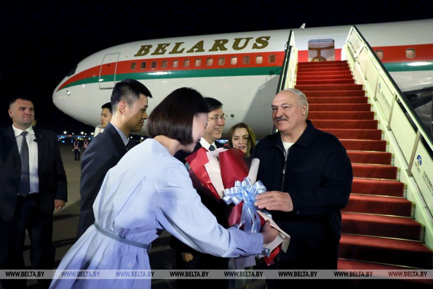 Лукашенко прибыл с визитом в Китай. Рассказываем, что на повестке