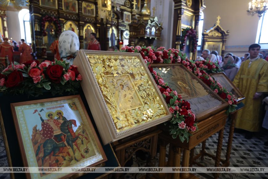 Крестный ход и божественная литургия