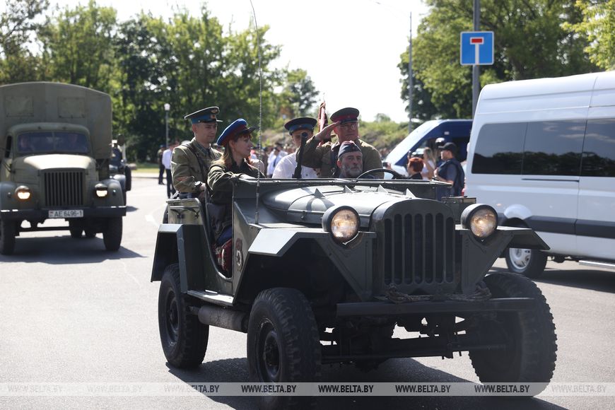 Тоже была суббота, люди отдыхали. Атмосферу последнего мирного дня 1941 года воссоздали в Бресте