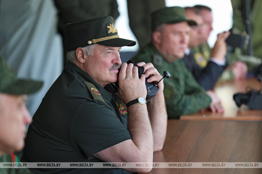 Лукашенко доложили о создании в Беларуси войск беспилотников