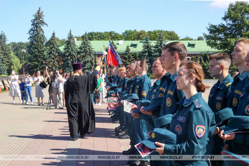 Присягу в Брестской крепости приняли 28 новобранцев МЧС