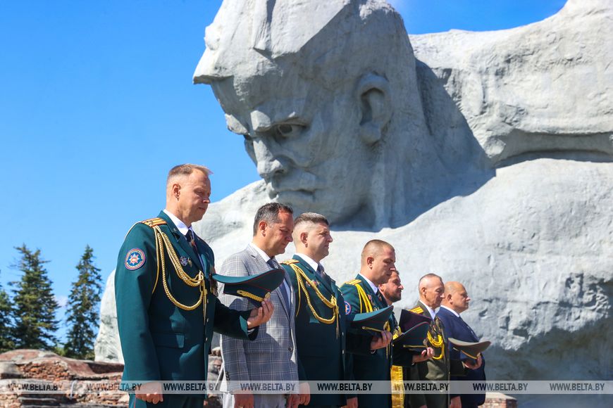Присягу в Брестской крепости приняли 28 новобранцев МЧС