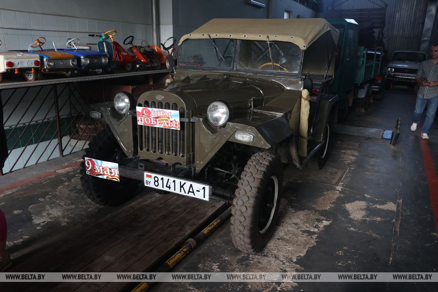 Сотни экспонатов. В Ляховичах создали масштабную экспозицию раритетной техники