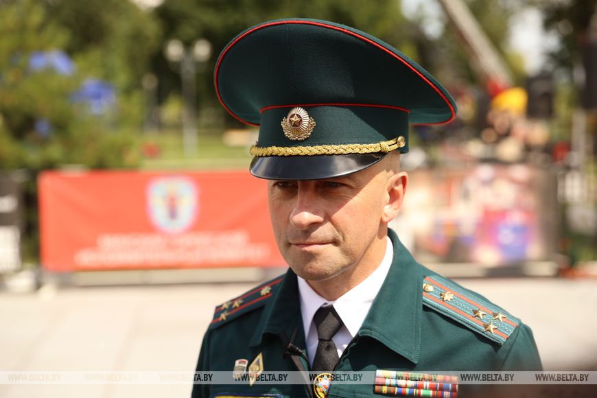 Соревнования сильнейших спасателей-пожарных стартовали в Бресте — фото и видео