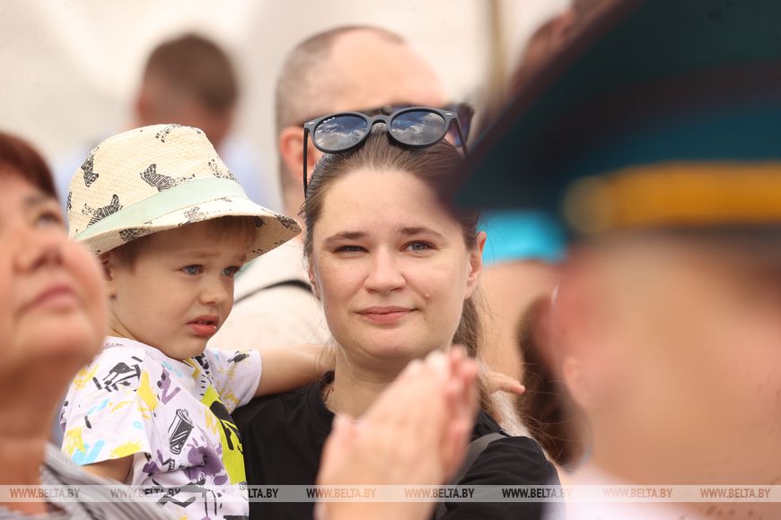 Соревнования сильнейших спасателей-пожарных стартовали в Бресте — фото и видео