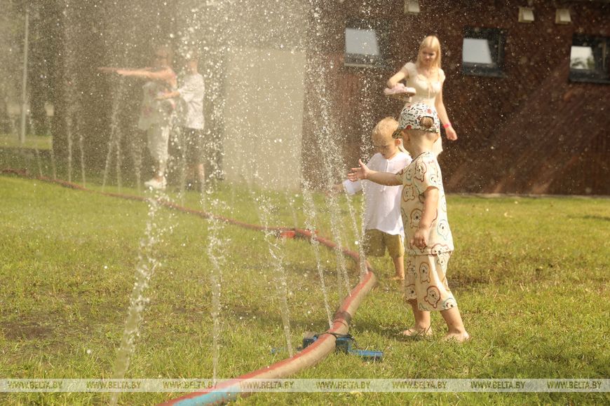 Соревнования сильнейших спасателей-пожарных стартовали в Бресте — фото и видео