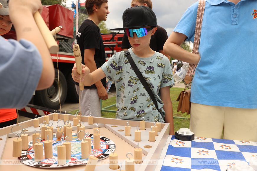 Соревнования сильнейших спасателей-пожарных стартовали в Бресте — фото и видео