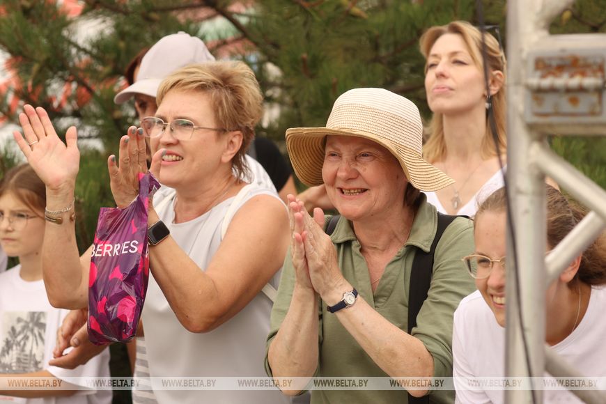Соревнования сильнейших спасателей-пожарных стартовали в Бресте — фото и видео